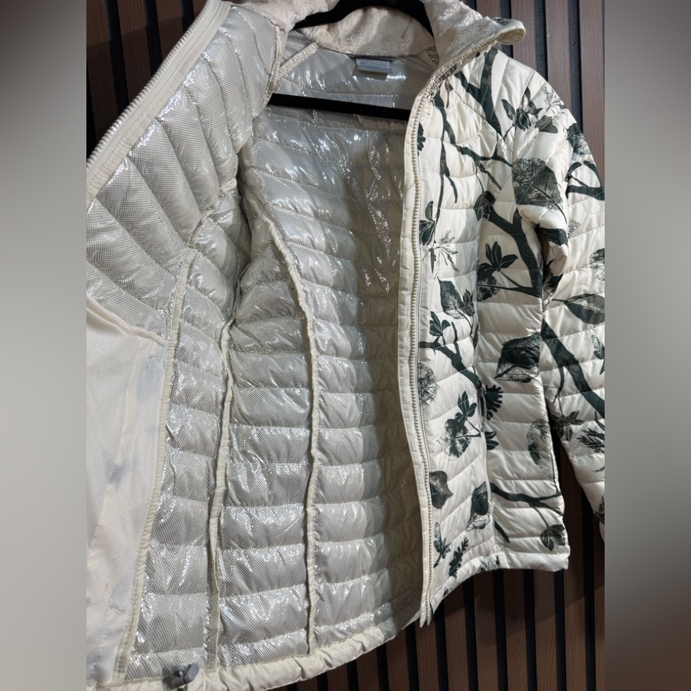Columbia Women's White Out ll Omni Heat Hooded Jacket Puffer,Chulk -Size S - Picture 6 of 8